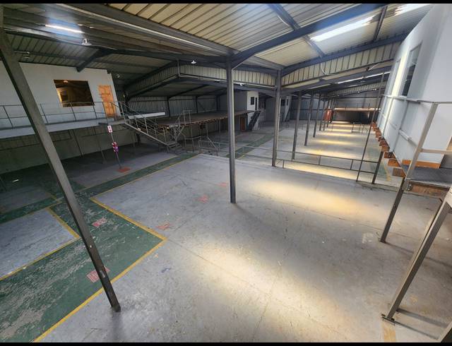 1,800M² WAREHOUSE TO LET IN WADEVILLE